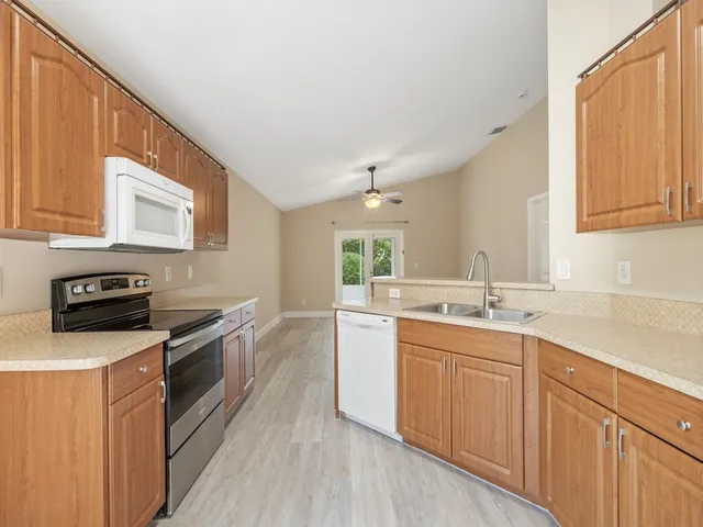 $389,000 | 595 Willow Court, Sebastian, FL 32958