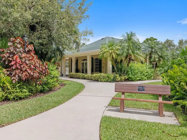 $389,000 | 595 Willow Court, Sebastian, FL 32958