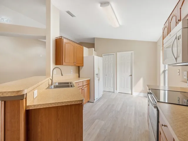 $389,000 | 595 Willow Court, Sebastian, FL 32958