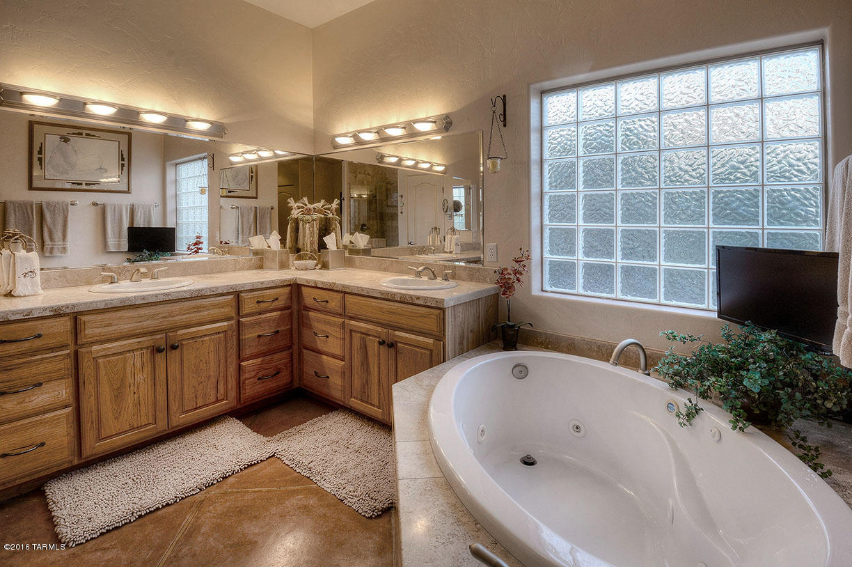 3911 East Ina Road Tucson, AZ 85718 - Photo 10 of 25