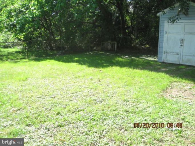 4527 Raspe Avenue Baltimore, MD 21206 - Photo 3 of 18 Back yard