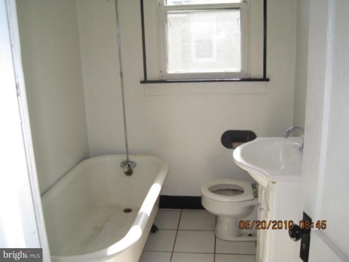 4527 Raspe Avenue Baltimore, MD 21206 - Photo 8 of 18 Bath #1
