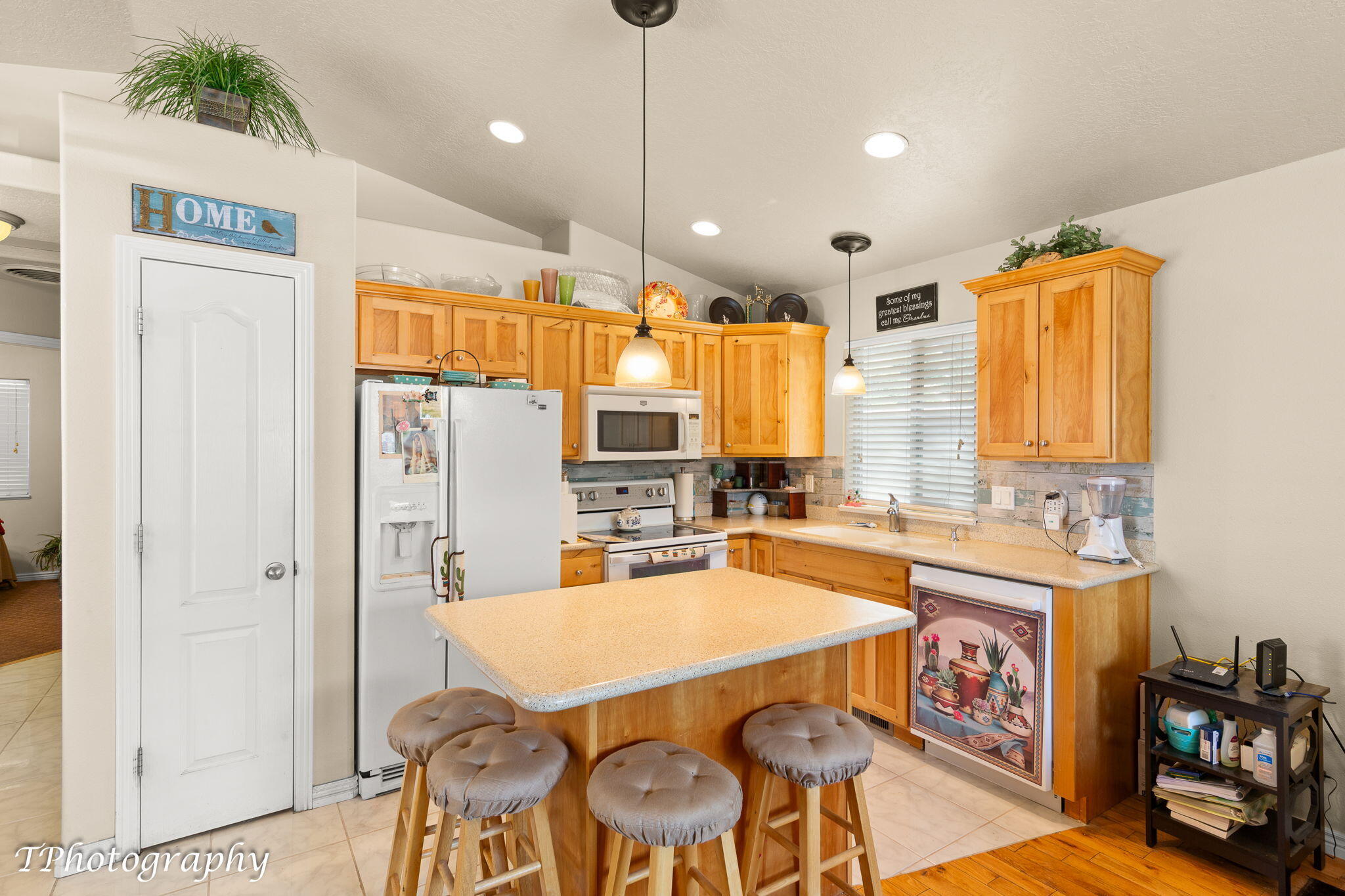 107 Overlook Lane Hurricane, UT 84737 - Photo 5 of 19 Kitchen