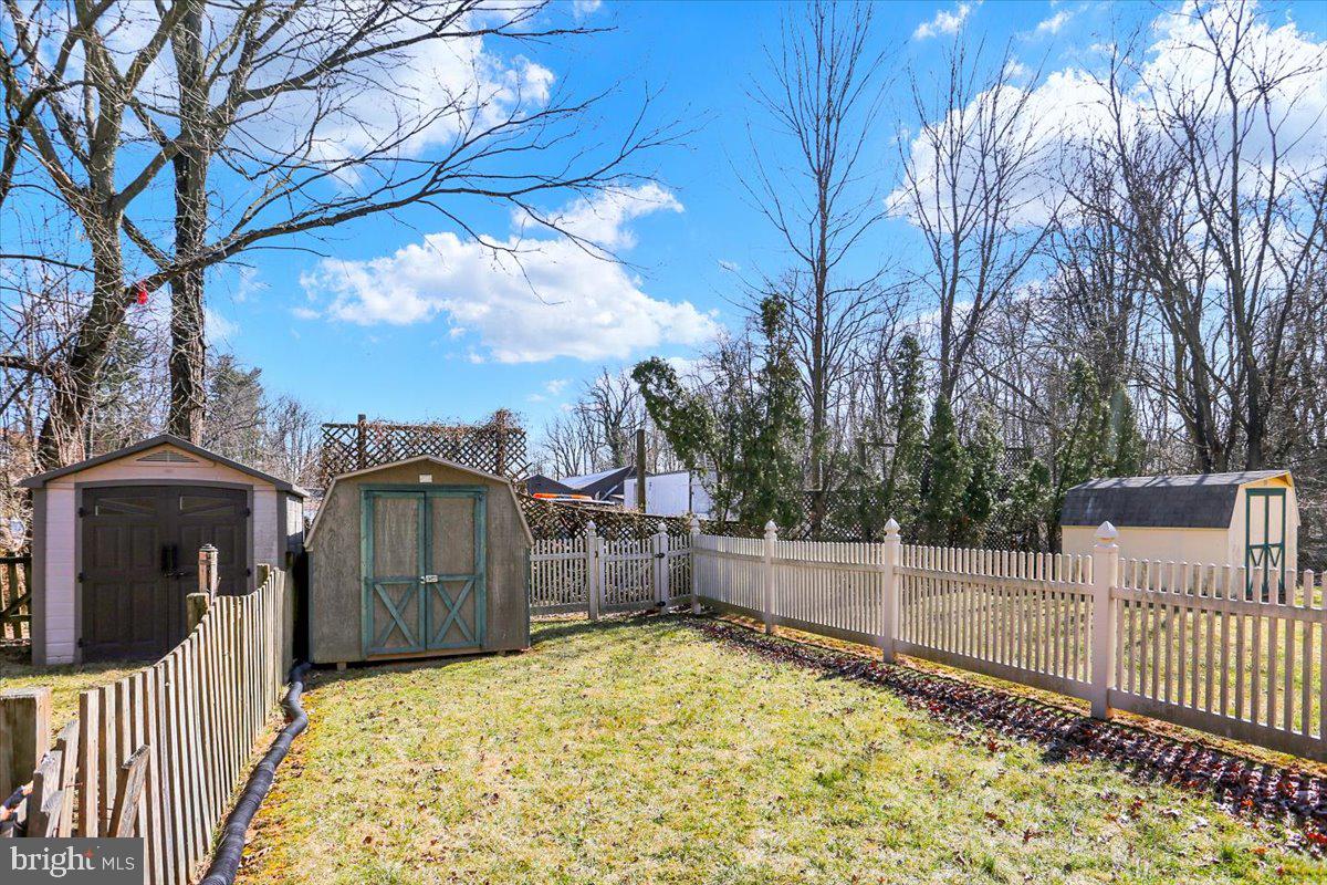 1009 Jefferson Drive Middletown, PA 17057 - Photo 29 of 35 Yard