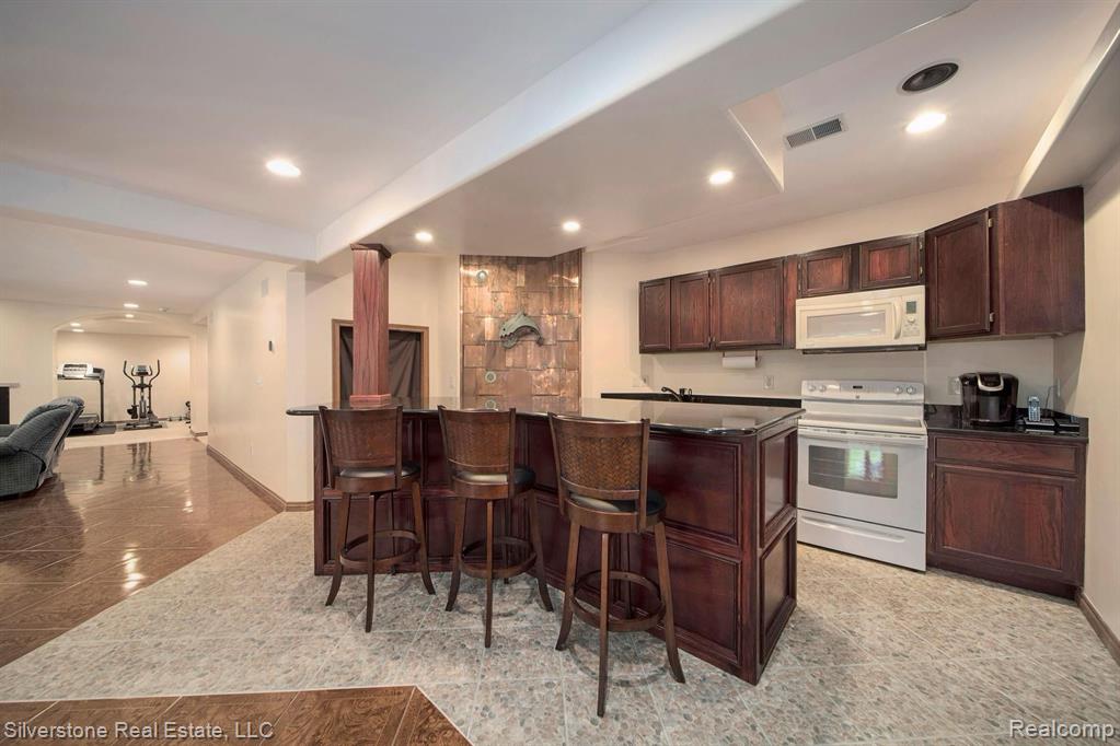 1913 Arthurs Way Rochester Hills, MI 48306 - Photo 43 of 61