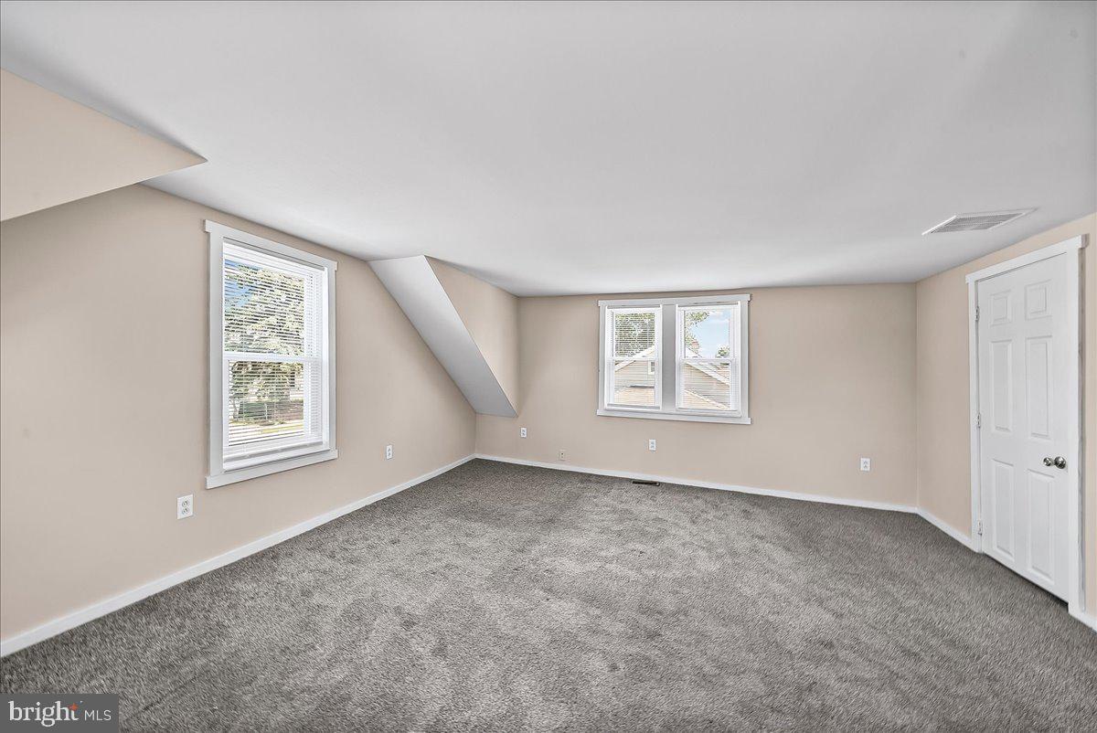1242 Chestnut Street Marcus Hook, PA 19061 - Photo 20 of 32