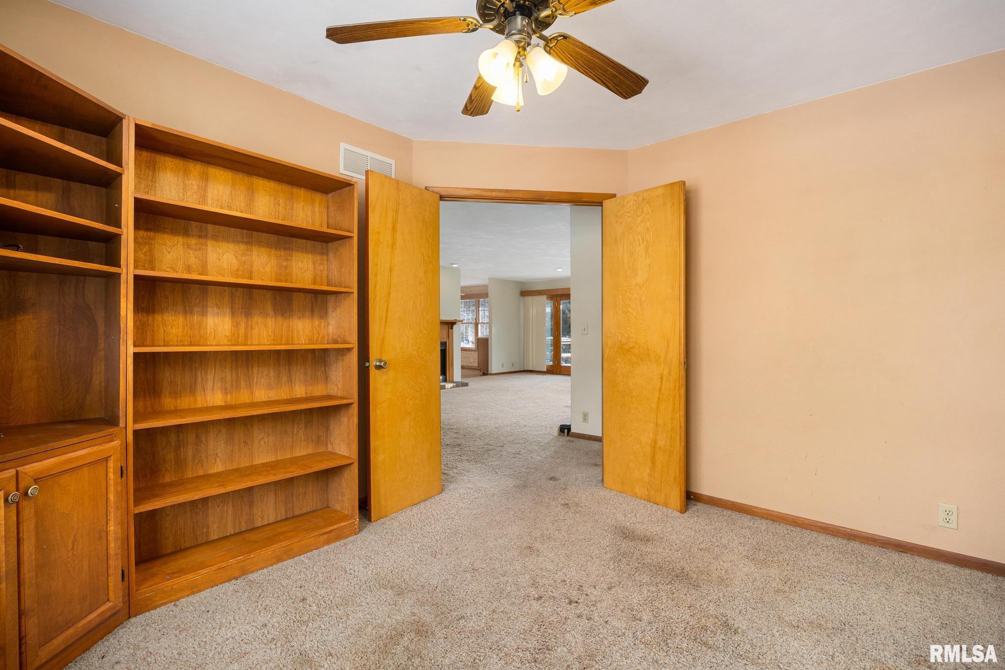 2300 Mayflower Drive Pekin, IL 61554 - Photo 16 of 38