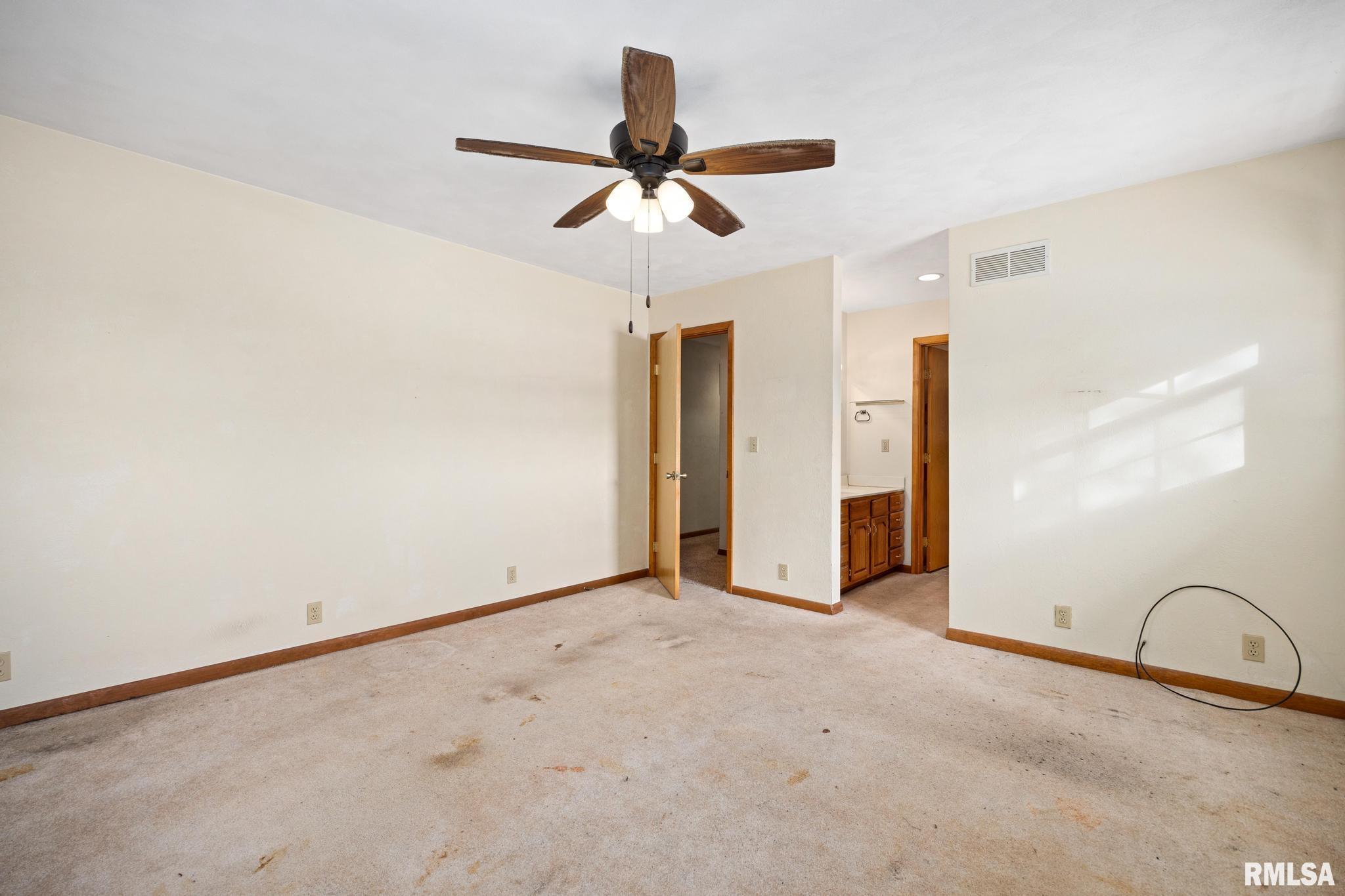 2300 Mayflower Drive Pekin, IL 61554 - Photo 20 of 38