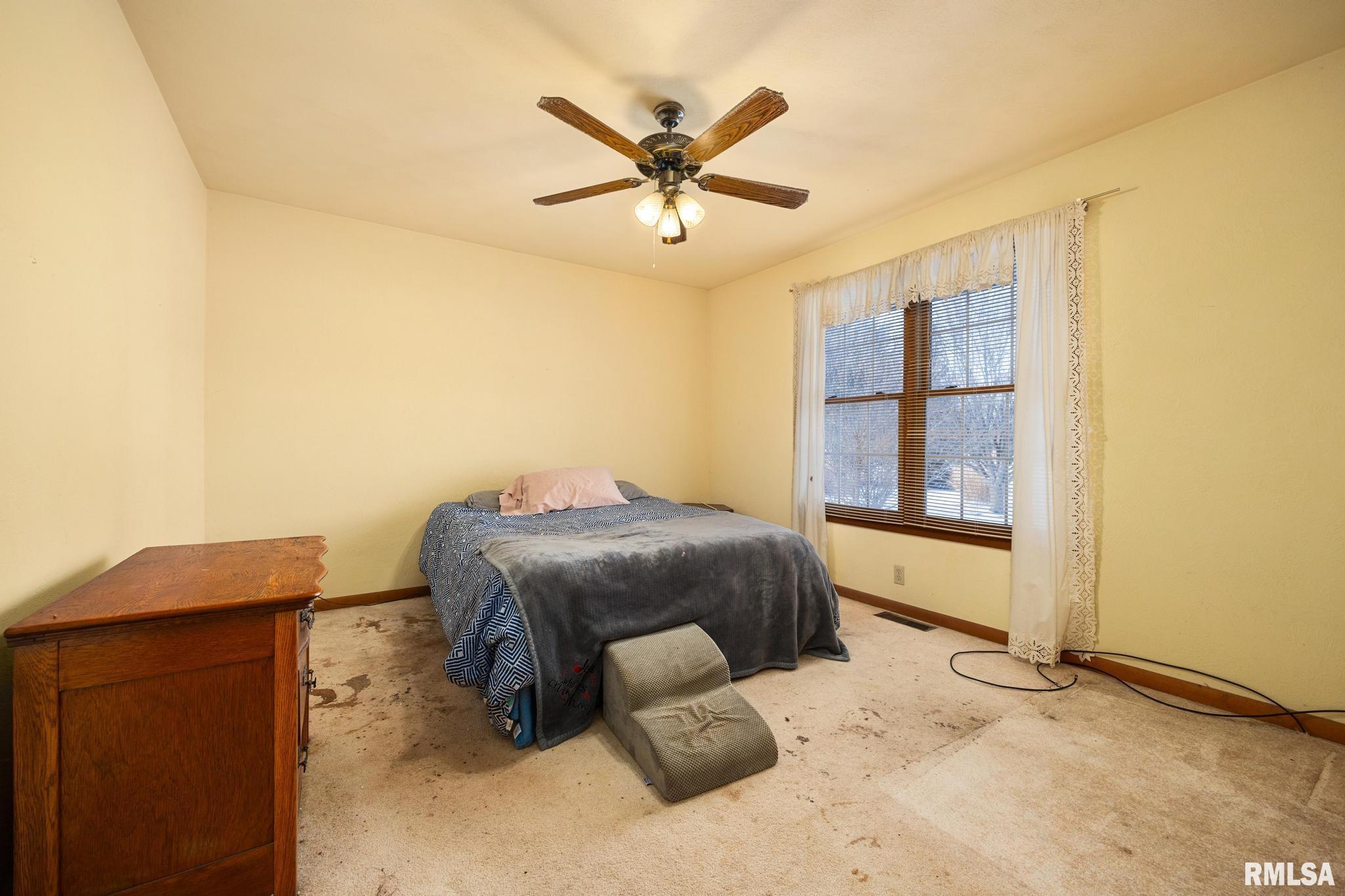 2300 Mayflower Drive Pekin, IL 61554 - Photo 23 of 38