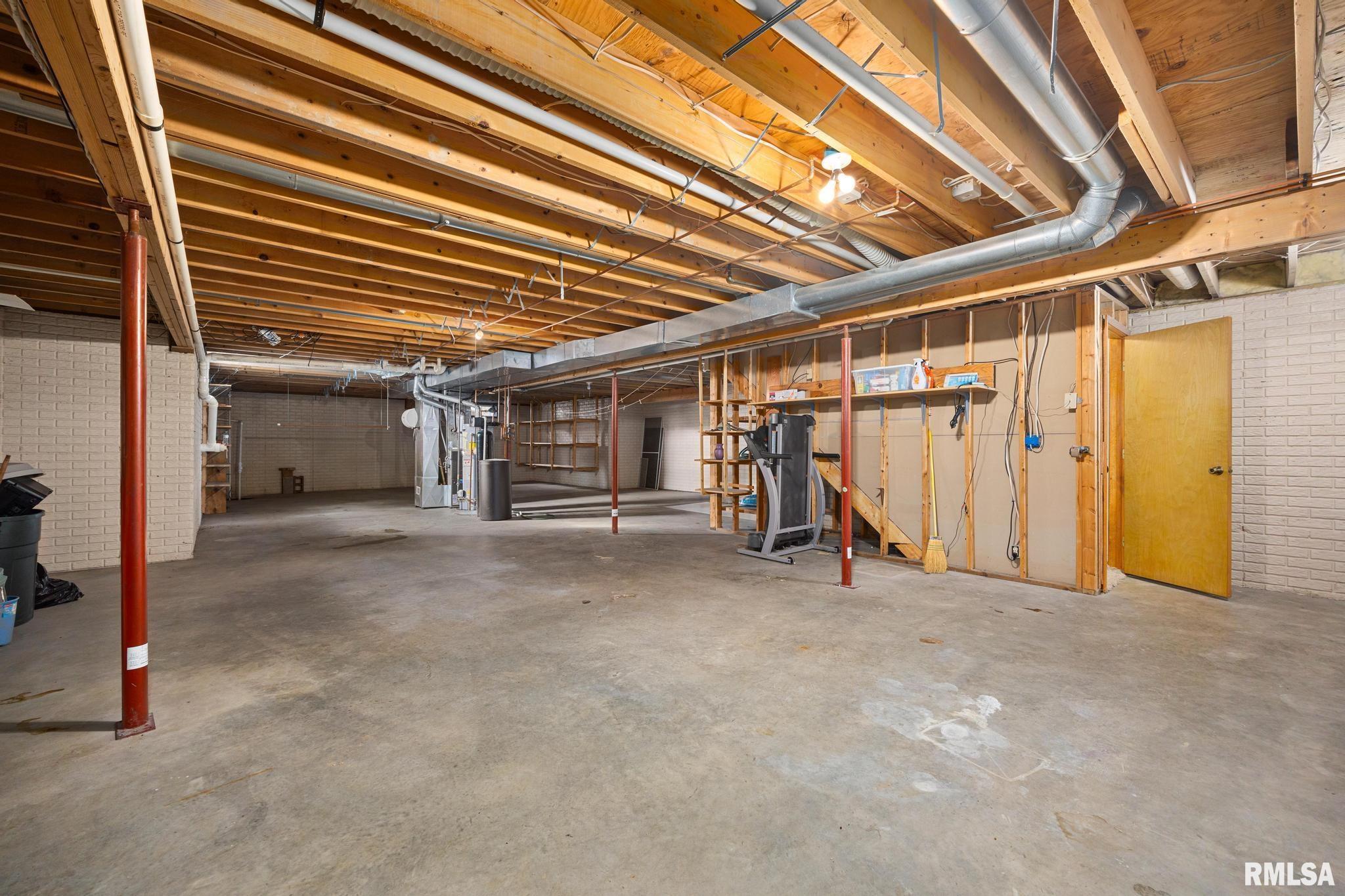 2300 Mayflower Drive Pekin, IL 61554 - Photo 26 of 38