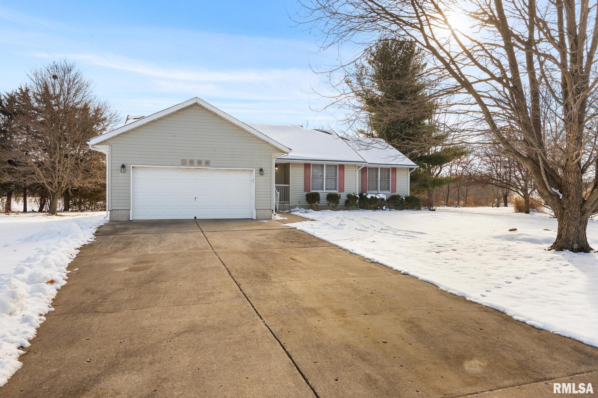 2300 Mayflower Drive Pekin, IL 61554 - Photo 3 of 38