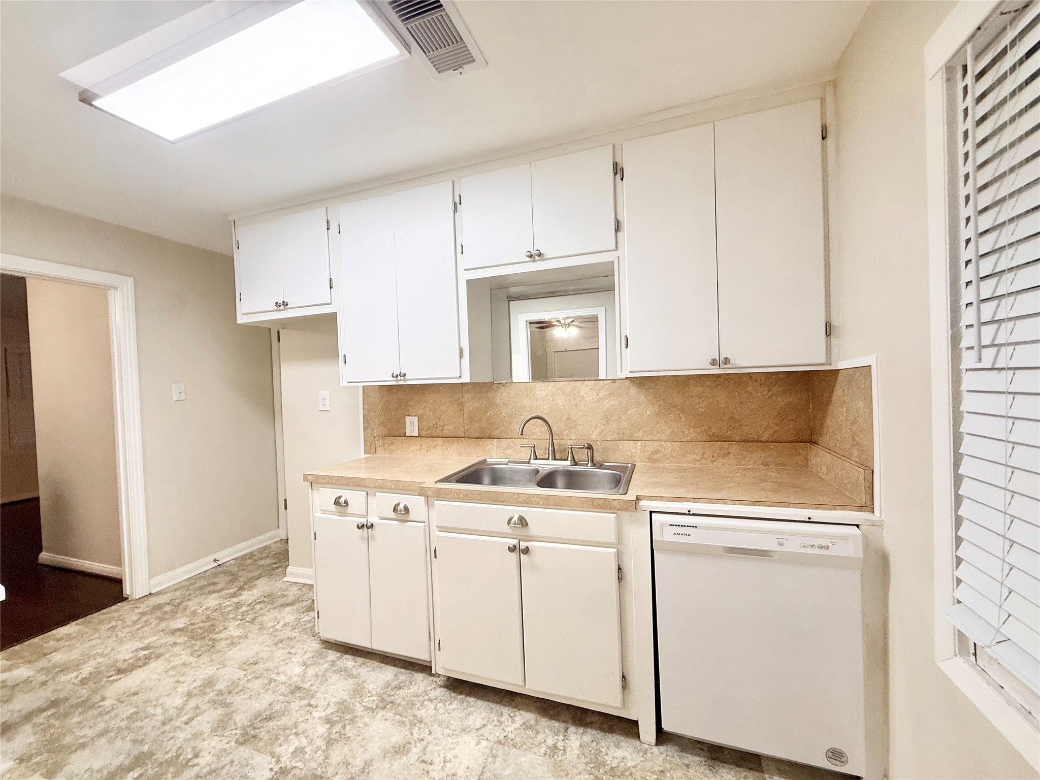 1232 San Felipe Street Angleton, TX 77515 - Photo 7 of 16