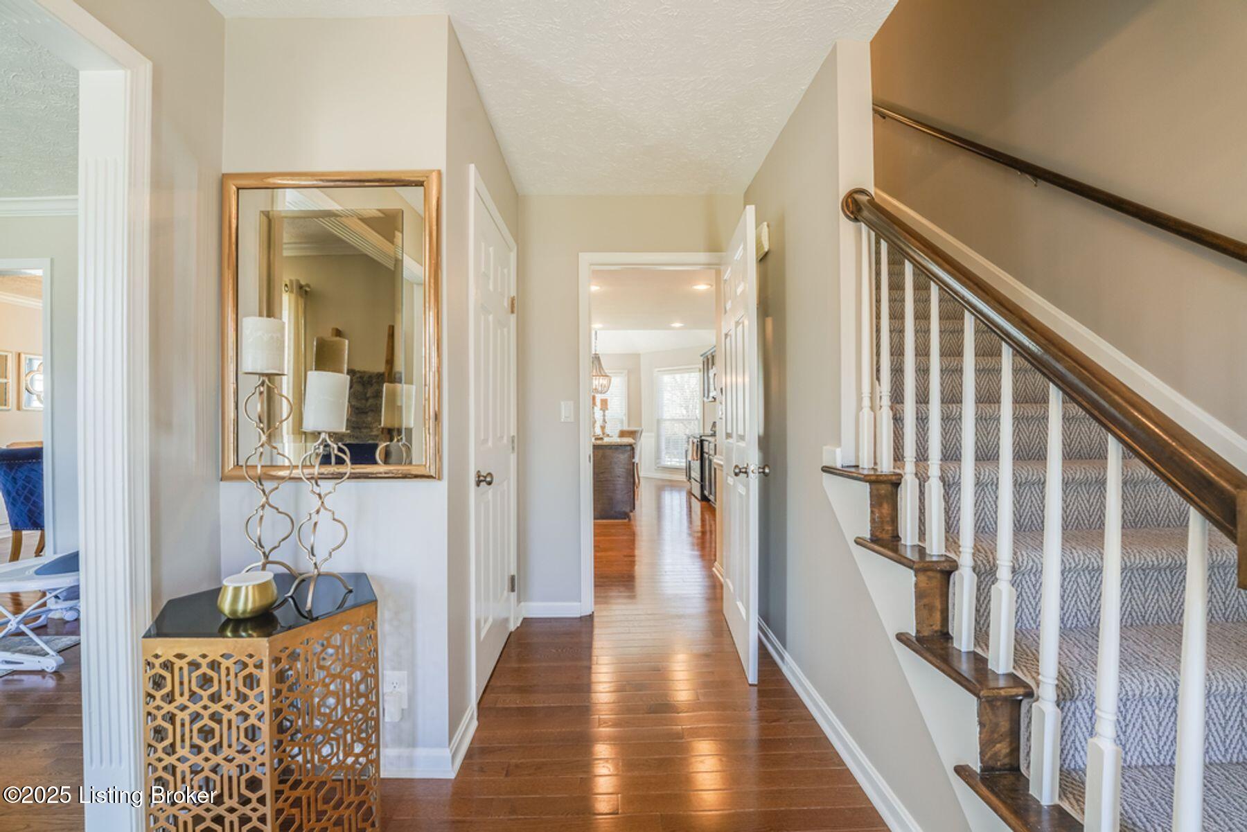 308 Moser Road Louisville, KY 40223 - Photo 3 of 37 photo_online_002