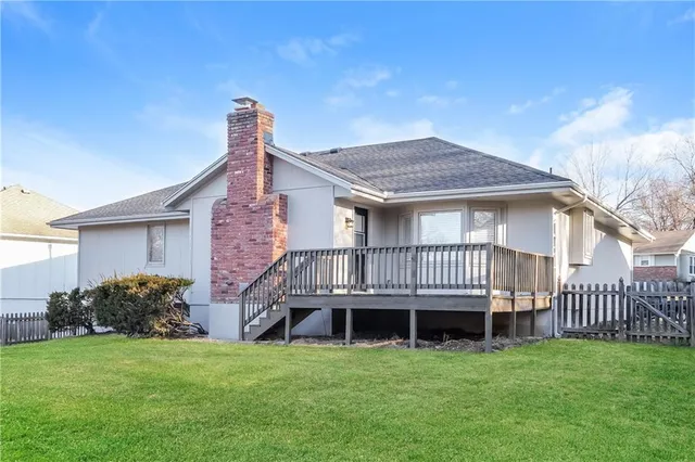 $2,275 | 4012 Northwest Delwood Court, Blue Springs, MO 64015