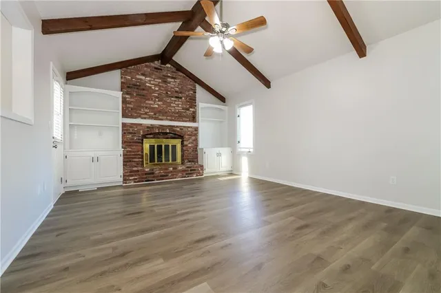 $2,275 | 4012 Northwest Delwood Court, Blue Springs, MO 64015