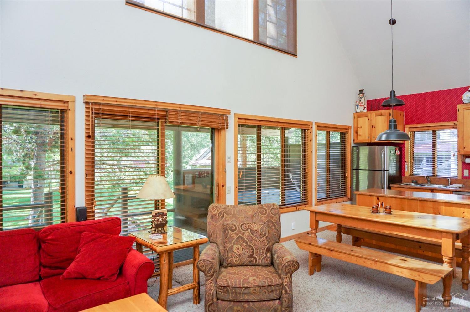 57534 Circle 4 Cabin Road Sunriver, OR 97707 - Photo 7 of 24 Additional Photo