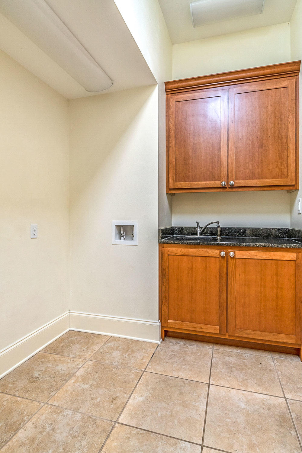 119 Country Manor Road DeFuniak Springs, FL 32435 - Photo 16 of 39 Laundry Room with Sink & Cabinets