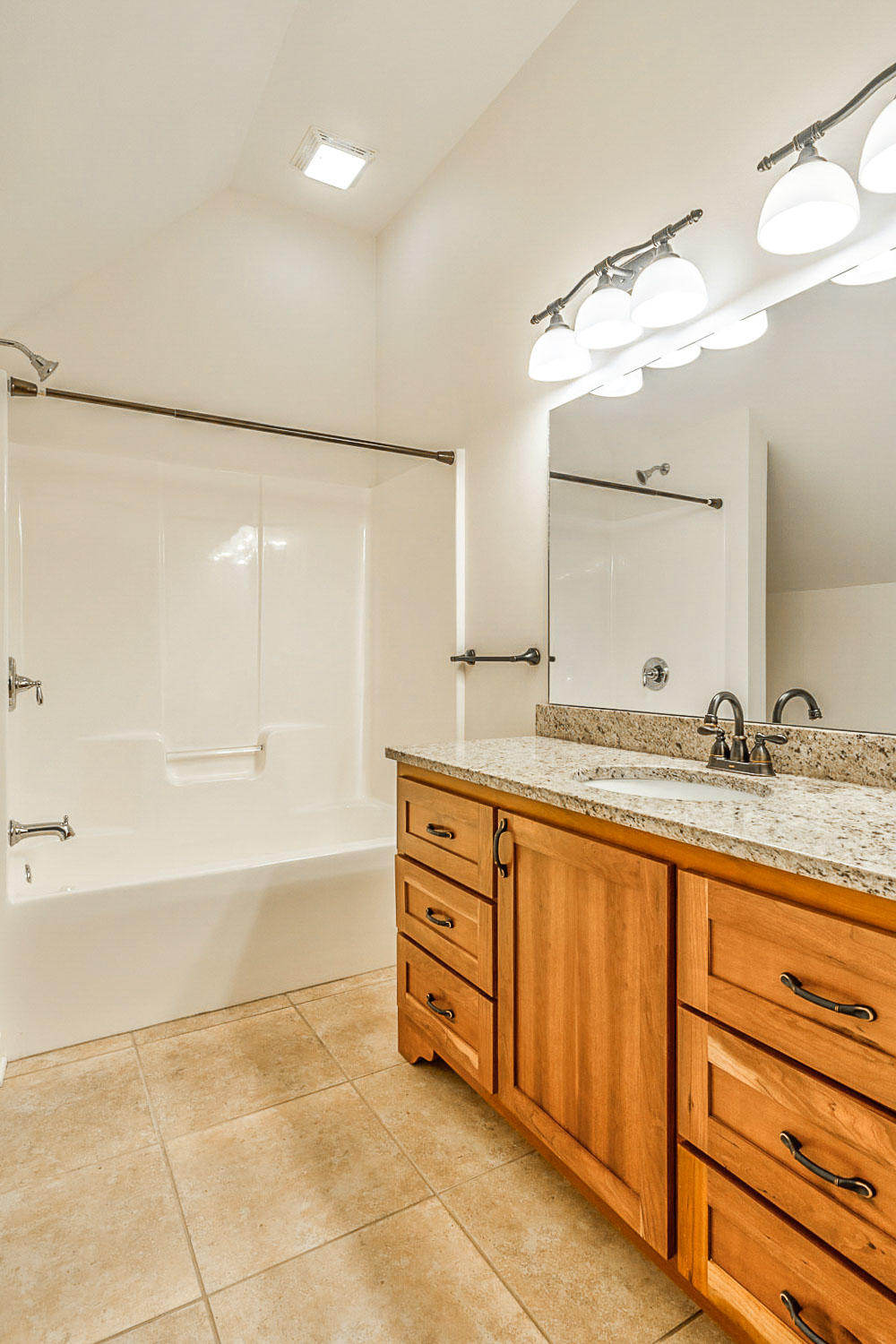 119 Country Manor Road DeFuniak Springs, FL 32435 - Photo 28 of 39 2nd Master Bath