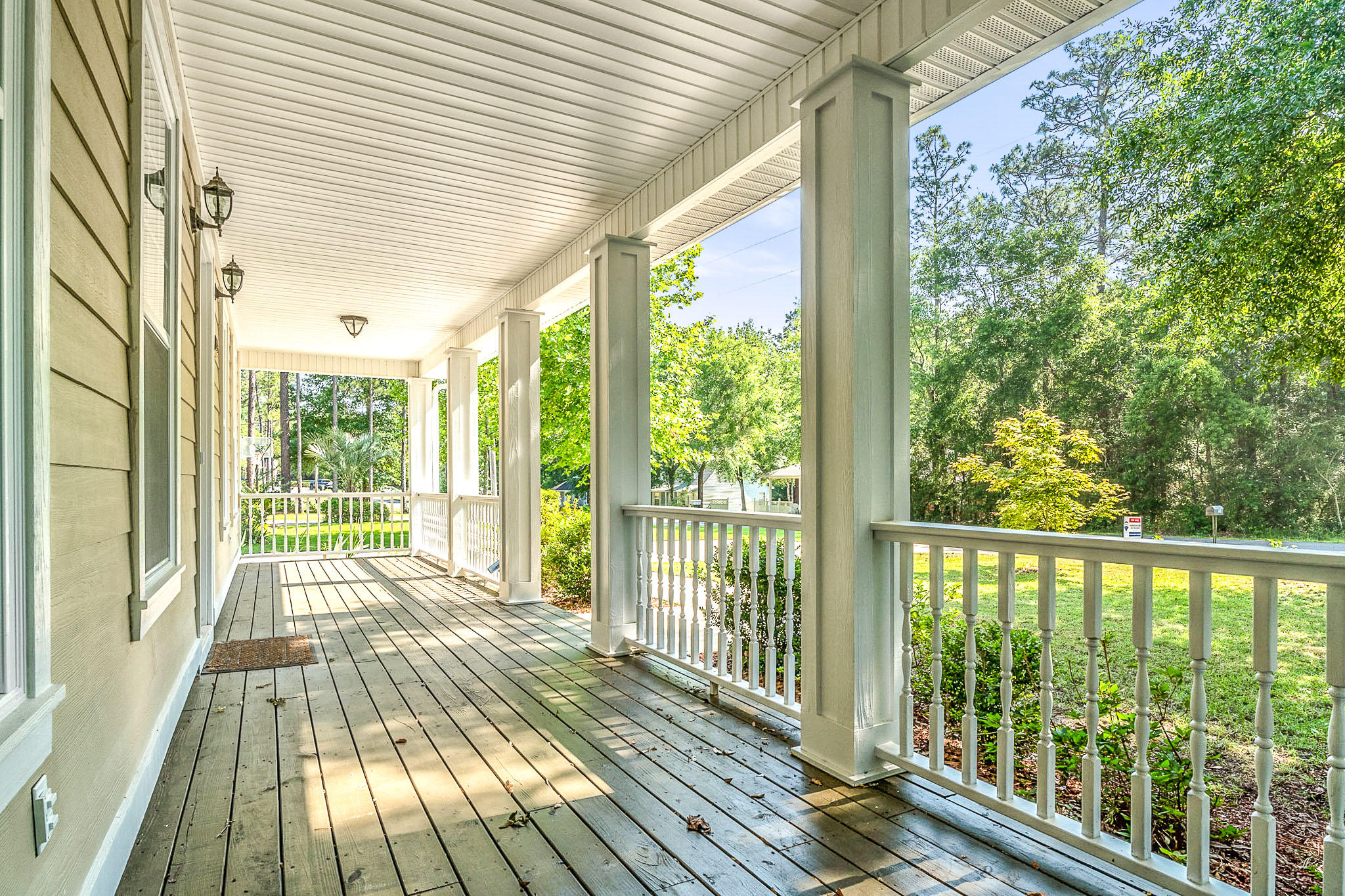 119 Country Manor Road DeFuniak Springs, FL 32435 - Photo 4 of 39 Front Porch