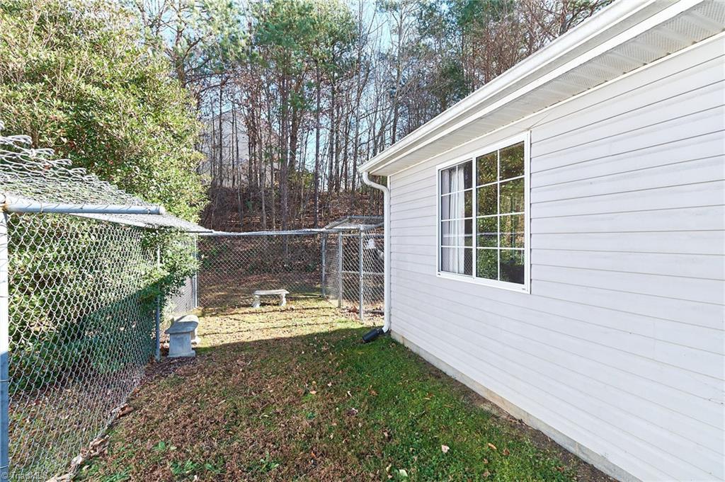 2625 Stratford Lake Road Winston-Salem, NC 27103 - Photo 26 of 34