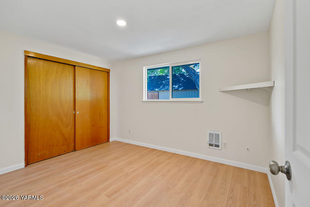 502 South Friedline Road Yakima, WA 98908 - Photo 10 of 14 Bedroom 3