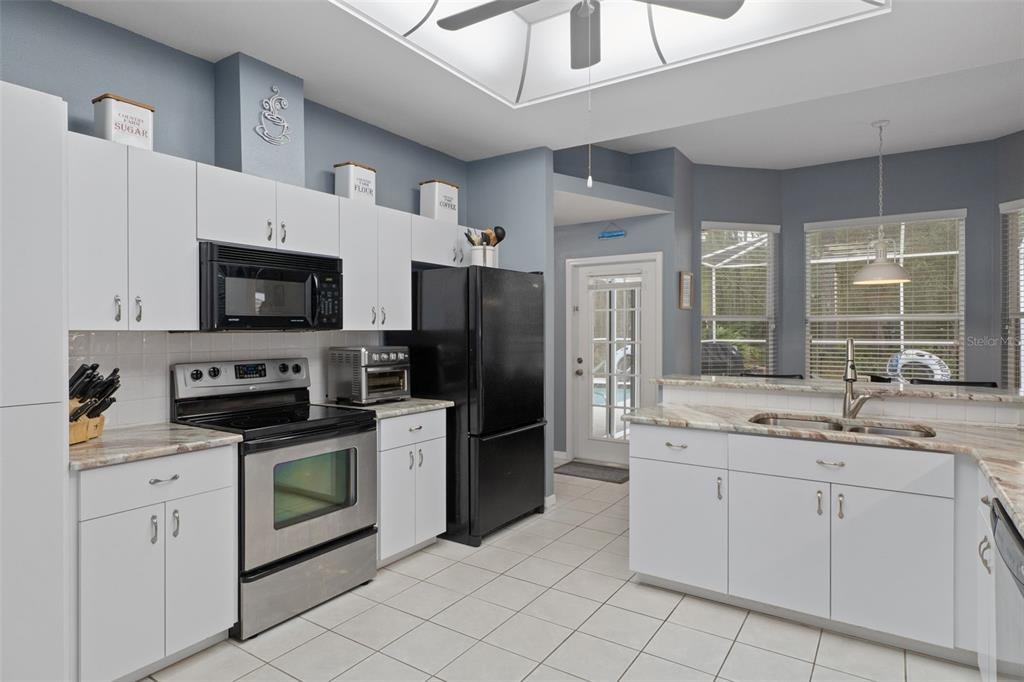 6 Coconut Court Homosassa, FL 34446 - Photo 12 of 36