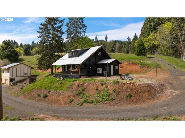 $1,100,000 | 5524 Binns Hill Drive, Hood River, OR 97031