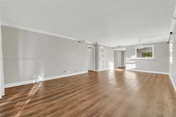 $312,000 | 402 Lakeview Drive, Unit 201, Weston, FL 33326