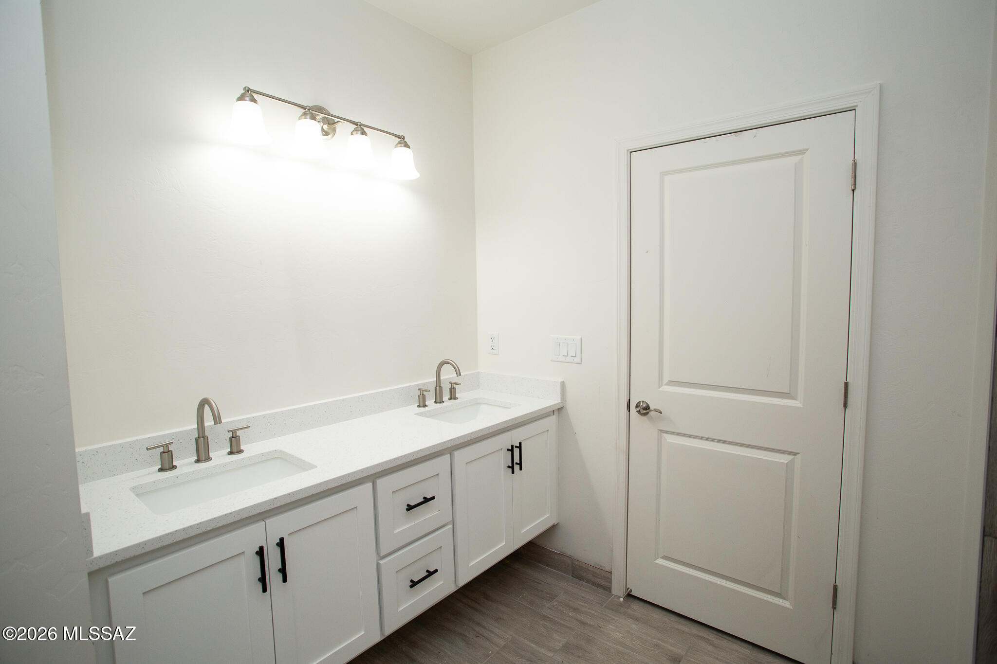 1770 Via Lorena Rio Rico, AZ 85648 - Photo 10 of 21 Primary Bathroom