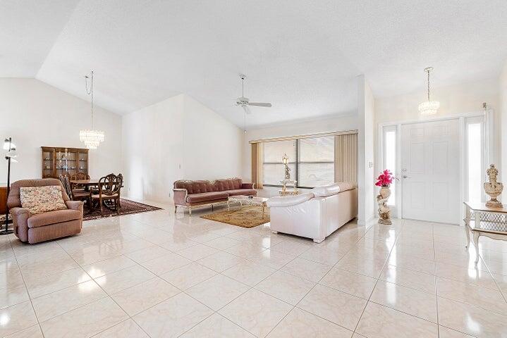 9525 El Clair Ranch Road Boynton Beach, FL 33437 - Photo 4 of 21 Photo 4