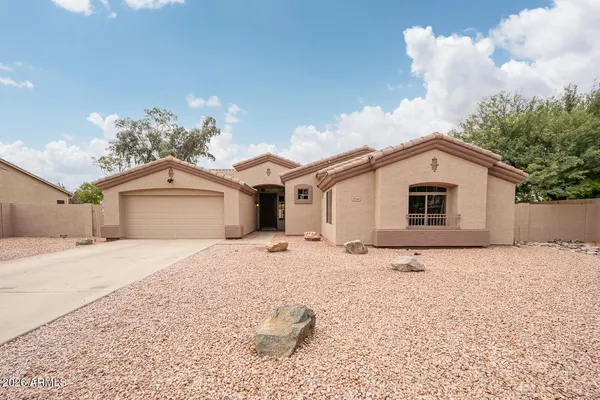 $700,000 | 1740 South Heritage Drive, Gilbert, AZ 85295