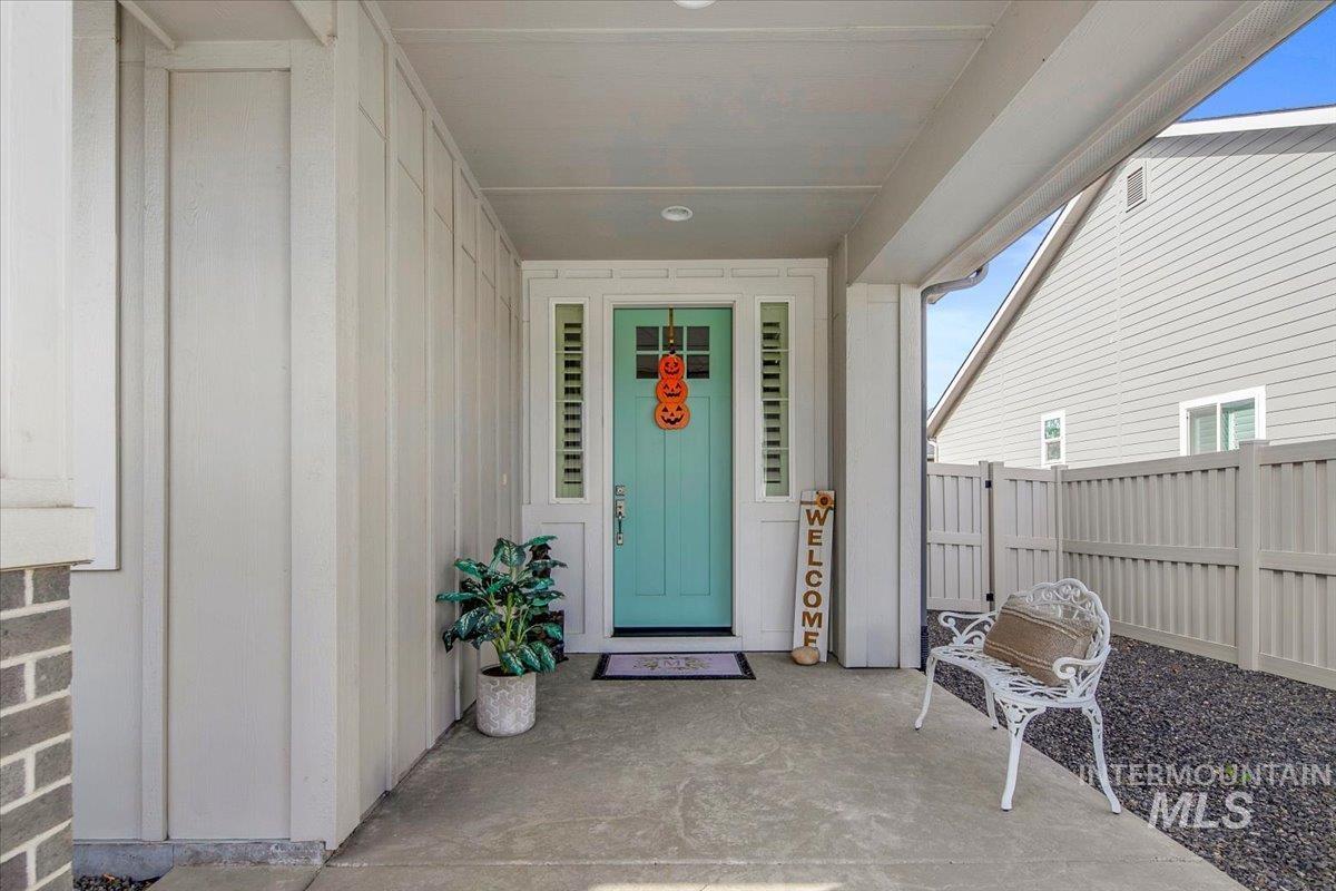 1685 Shoal Point Avenue Middleton, ID 83644 - Photo 4 of 44 Doorway to property with a porch