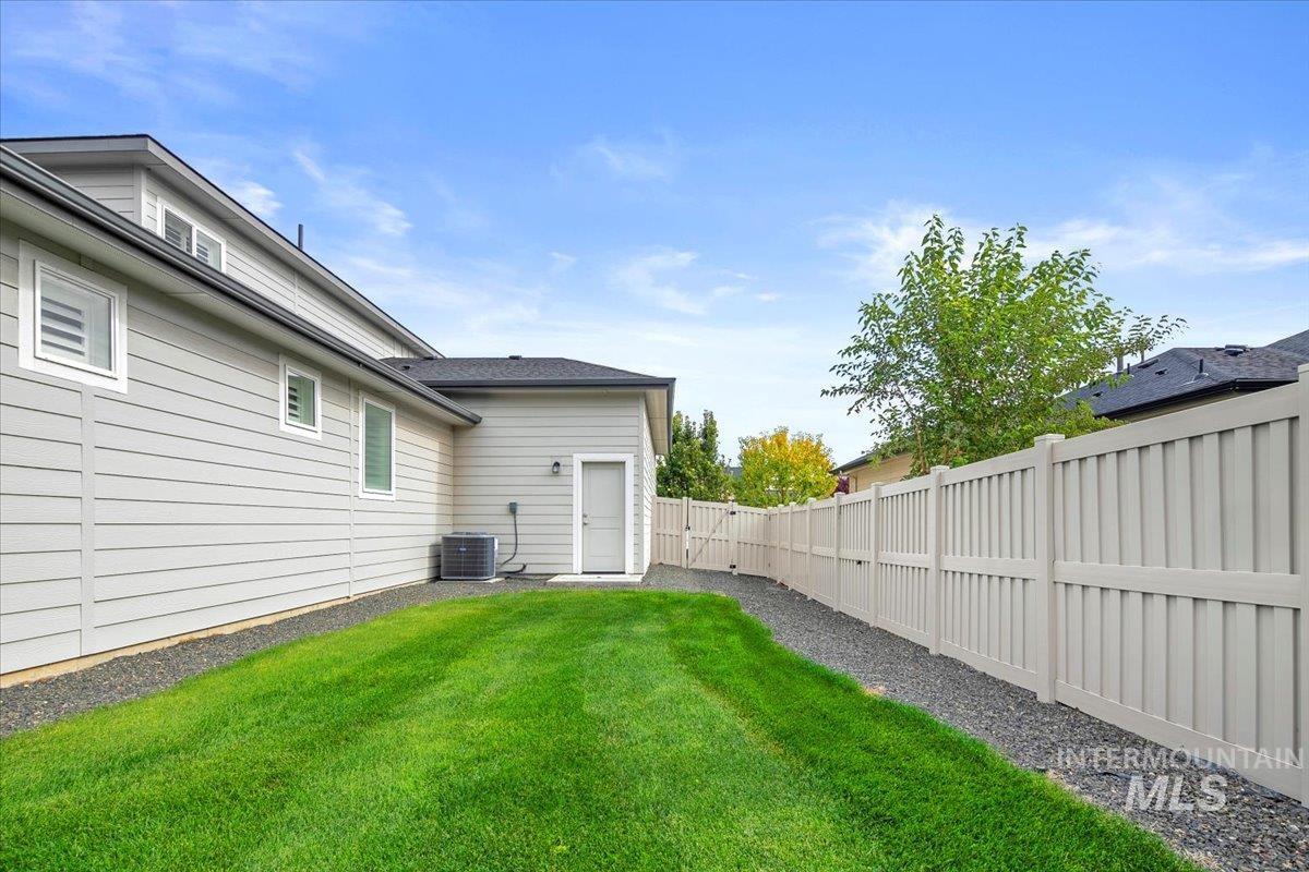 1685 Shoal Point Avenue Middleton, ID 83644 - Photo 43 of 44 View of fenced backyard
