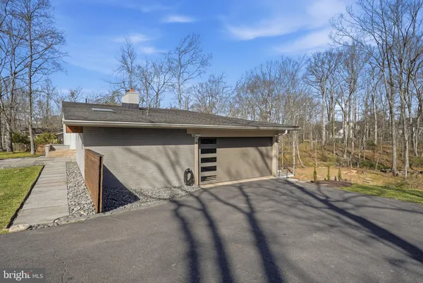 $1,235,000 | 122 Lake Drive, Sterling, VA 20164