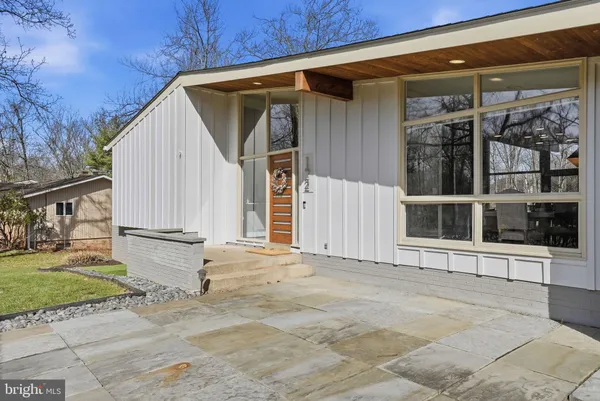 $1,235,000 | 122 Lake Drive, Sterling, VA 20164