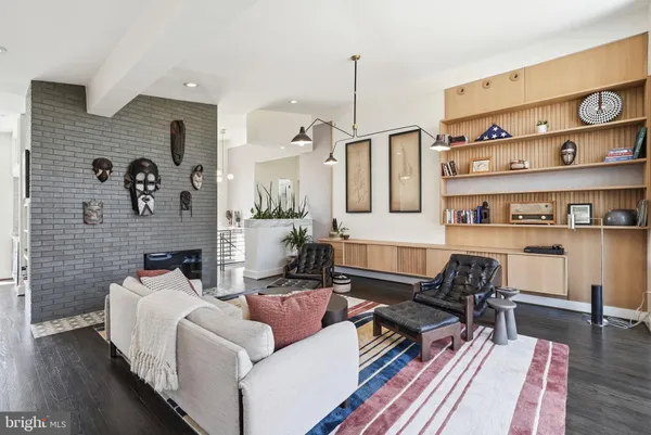 $1,235,000 | 122 Lake Drive, Sterling, VA 20164