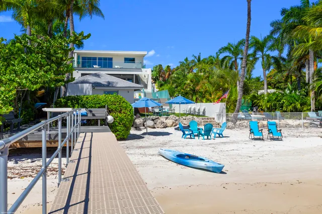 $19,900,000 | 2814 North Flagler Drive, West Palm Beach, FL 33407