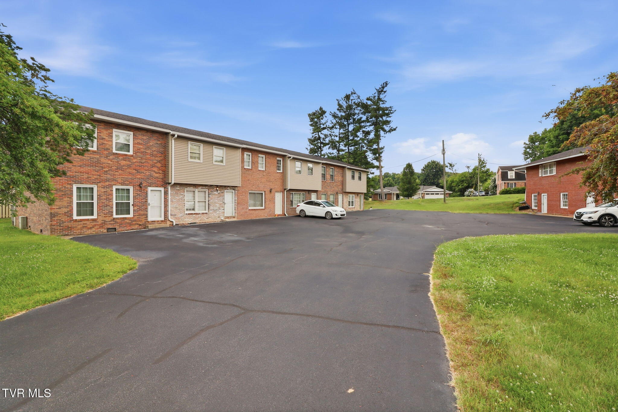 3539 Netherland Inn Road, Unit 9 Kingsport, TN 37660 - Photo 20 of 20 20-web-or-mls-DZ3A5060