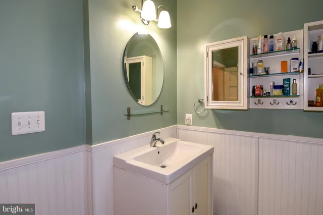 $579,000 | 6112 Naval Avenue, Lanham, MD 20706