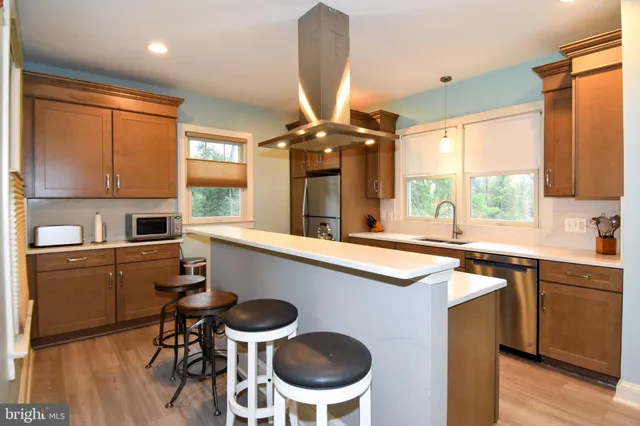 $579,000 | 6112 Naval Avenue, Lanham, MD 20706