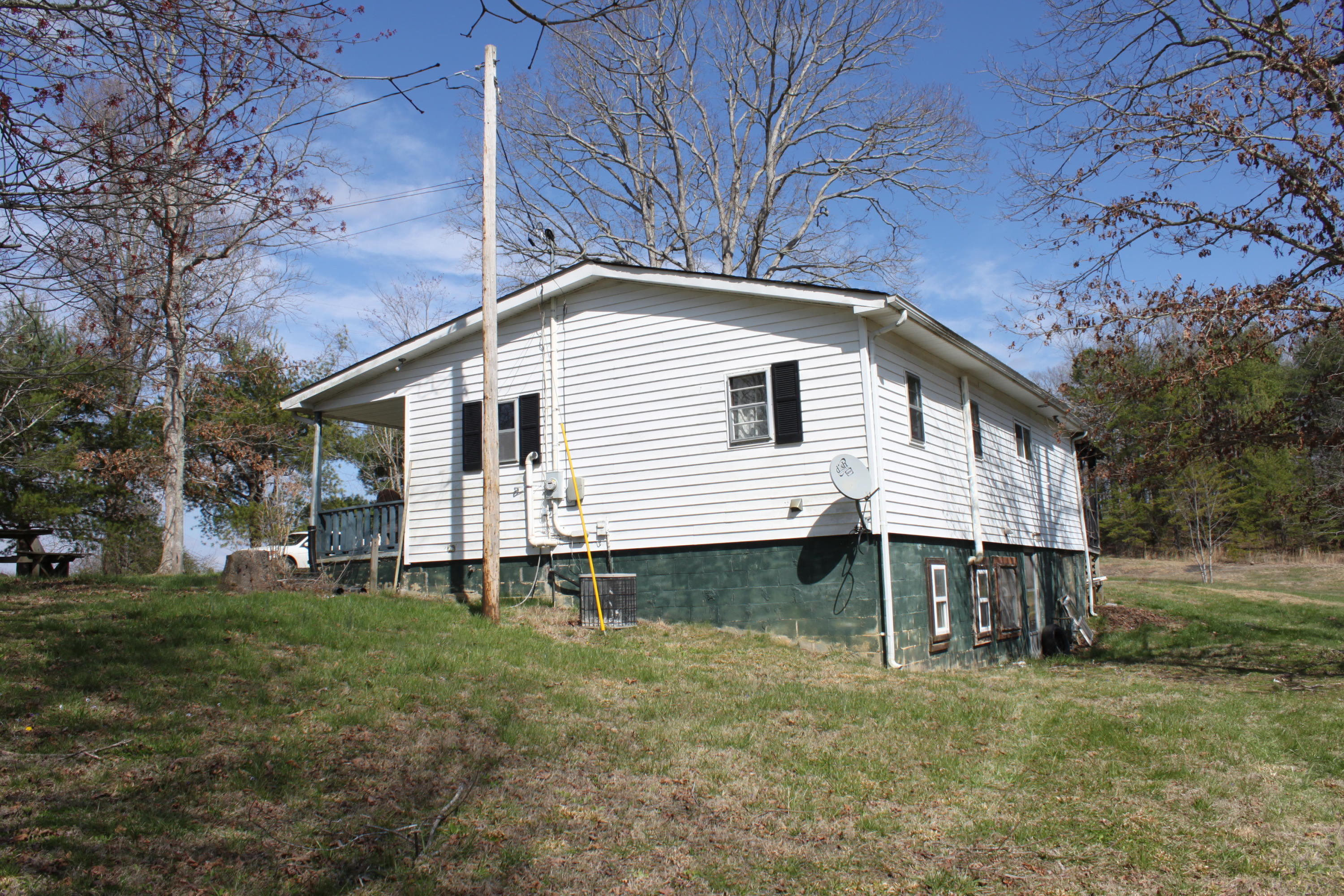 1019 New Light Road Winfield, TN 37892 - Photo 3 of 23 IMG_7920 (1)