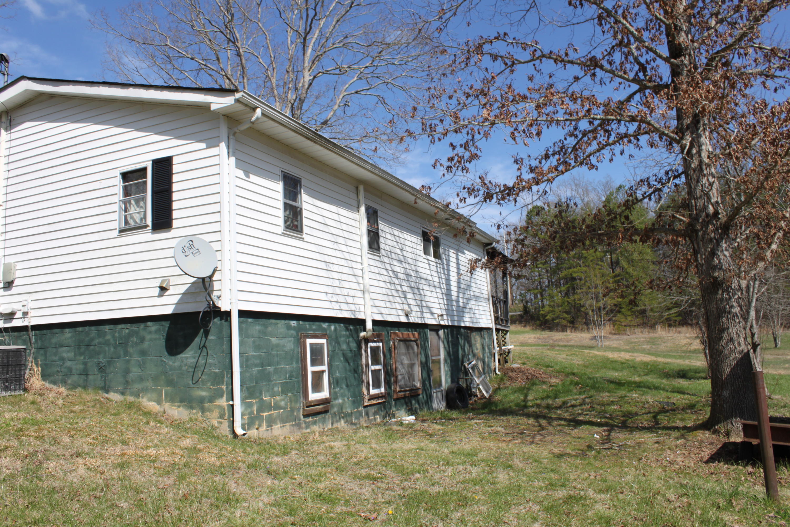 1019 New Light Road Winfield, TN 37892 - Photo 4 of 23 IMG_7921