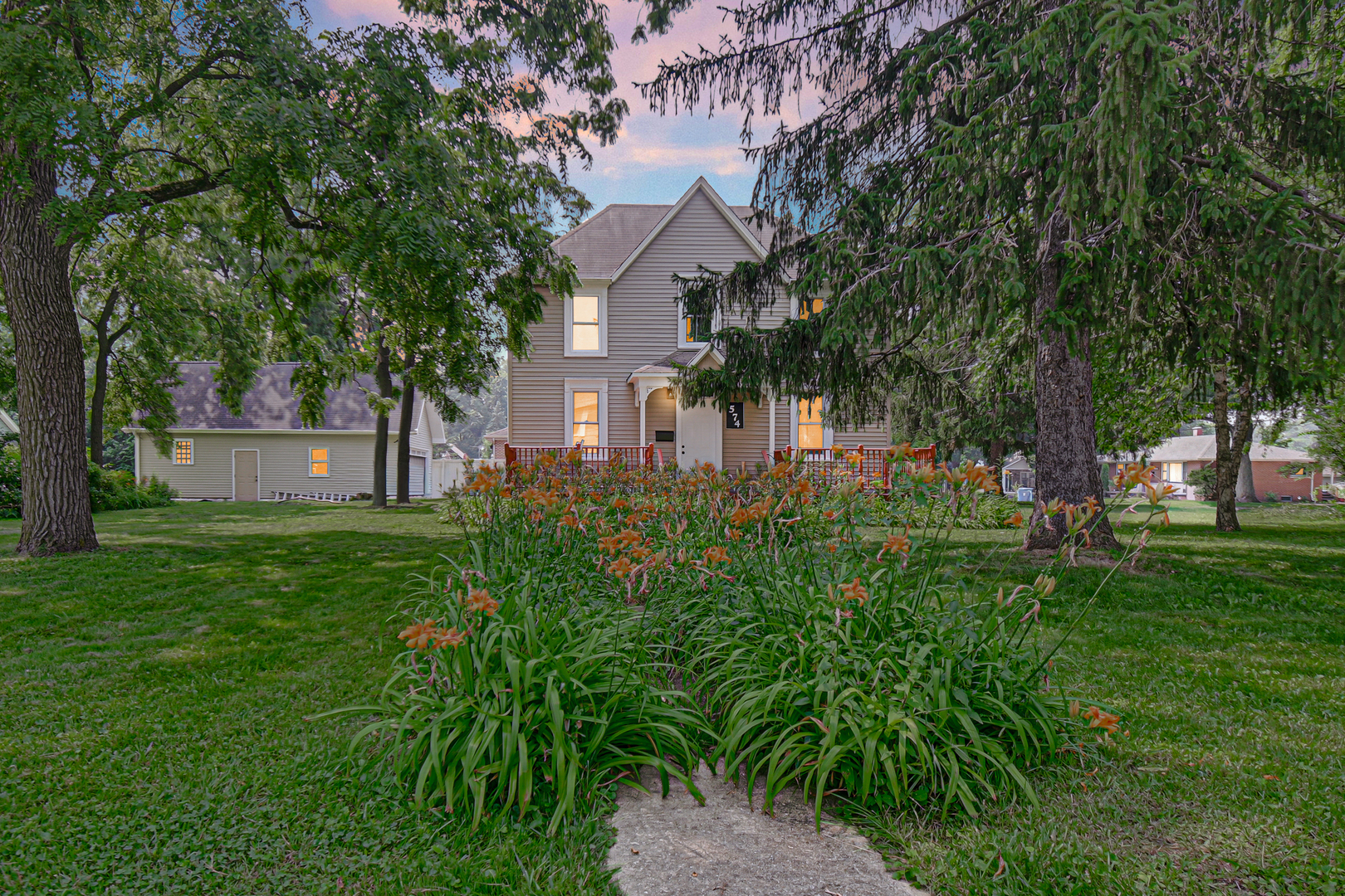 574 Herman Street Crete, IL 60417 - Photo 2 of 25 Gallery Image 2