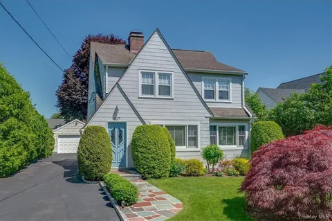 $989,000 | 367 Old Mamaroneck Road, White Plains, NY 10605