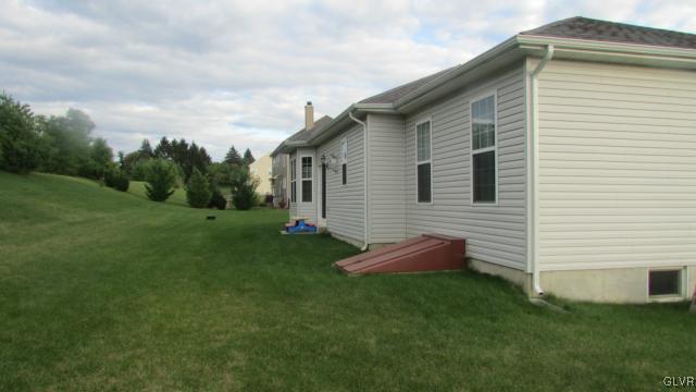 1523 Kaitlyn Road Allentown, PA 18103 - Photo 3 of 30 Gallery Image 3