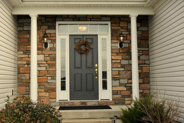 1523 Kaitlyn Road Allentown, PA 18103 - Photo 5 of 30 Gallery Image 5