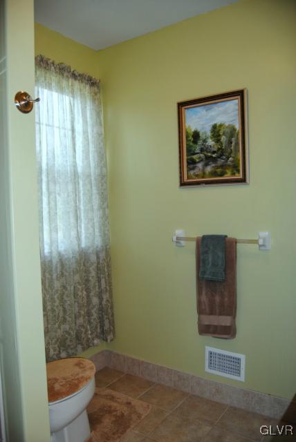 1523 Kaitlyn Road Allentown, PA 18103 - Photo 8 of 30 Gallery Image 8