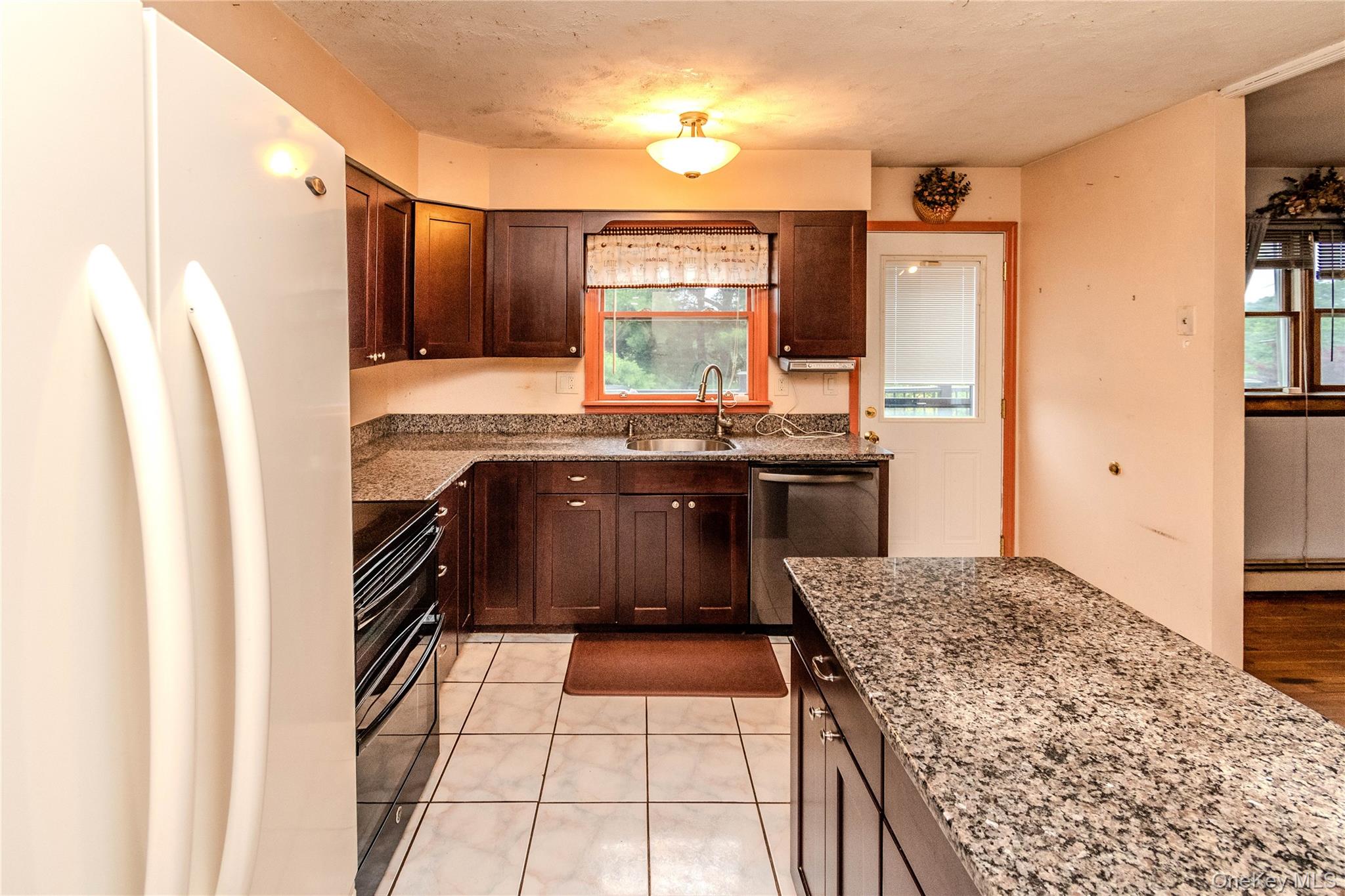 6 Bates Circle Florida, NY 10921 - Photo 25 of 50 Kitchen