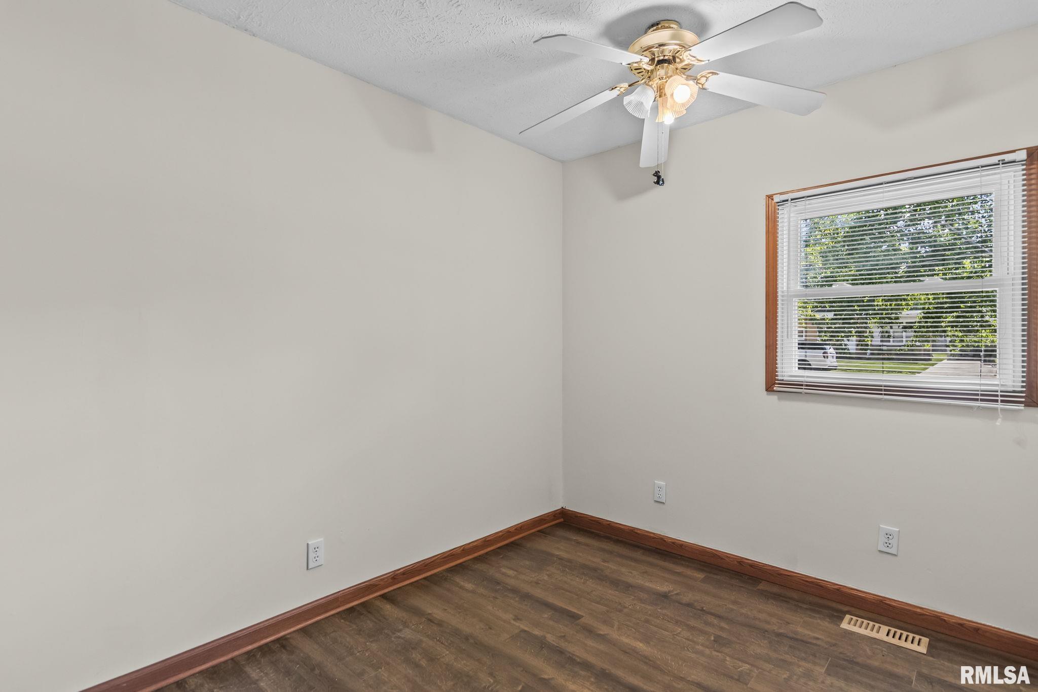 2422 South Whittier Avenue Springfield, IL 62704 - Photo 20 of 35