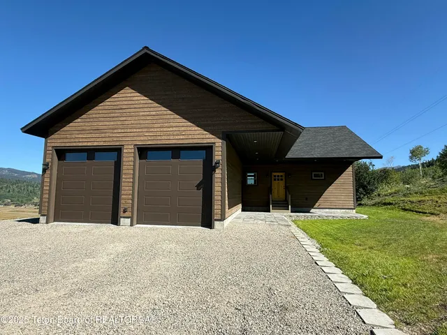 $845,000 | 604 Falcon Drive, Alpine, WY 83128